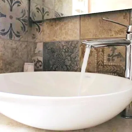 3 Bedrooms House With Shared Pool Jacuzzi And Enclosed Garden At 2 Km Away From The