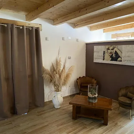 3 Bedrooms House With Shared Pool Jacuzzi And Enclosed Garden At 2 Km Away From The Holiday home