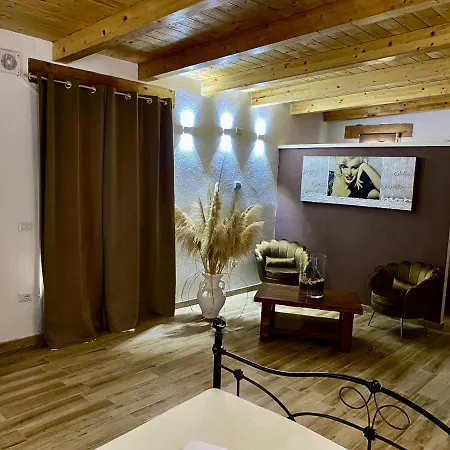 3 Bedrooms House With Shared Pool Jacuzzi And Enclosed Garden At 2 Km Away From The *