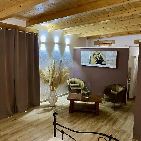 3 Bedrooms House With Shared Pool Jacuzzi And Enclosed Garden At 2 Km Away From The 펜션 *